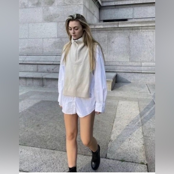 H&M Jackets & Blazers - H&M Khaki Knit Sleeveless Vest